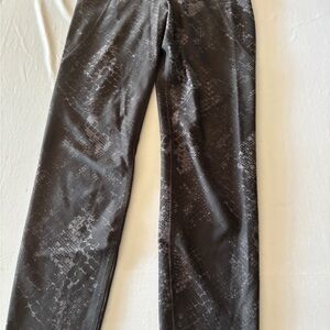 Old Navy Active Black Snake-Print Elevate Leggings